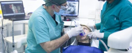 quang-tri-nguyen-jmGrEfias_c-unsplash Dental Assistant Program