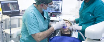 quang-tri-nguyen-jmGrEfias_c-unsplash Dental Assistant Program